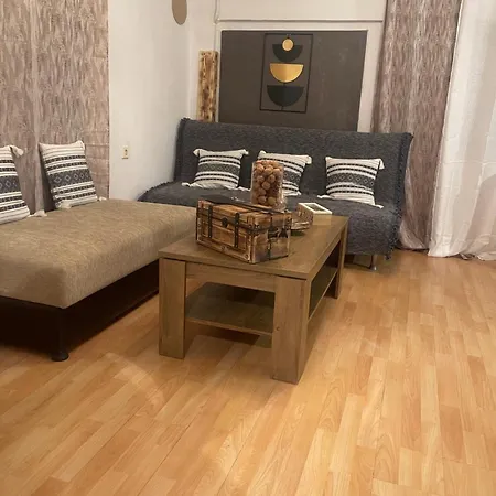 Cozy διαμερισμα με πάρκινγκ και Bbq κοντά στα καμένα βούρλα Apartamento