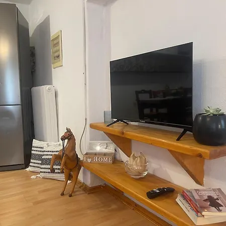Apartamento Cozy διαμερισμα με πάρκινγκ και Bbq κοντά στα καμένα βούρλα