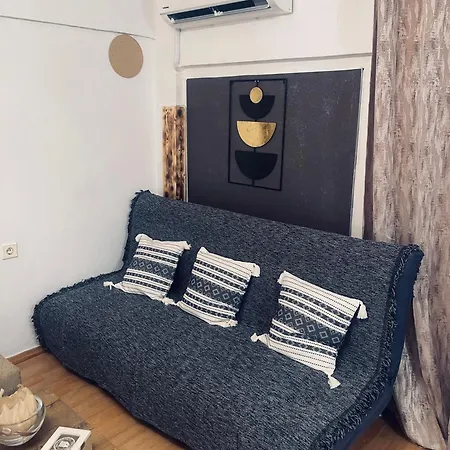 Cozy διαμερισμα με πάρκινγκ και Bbq κοντά στα καμένα βούρλα Apartamento *
