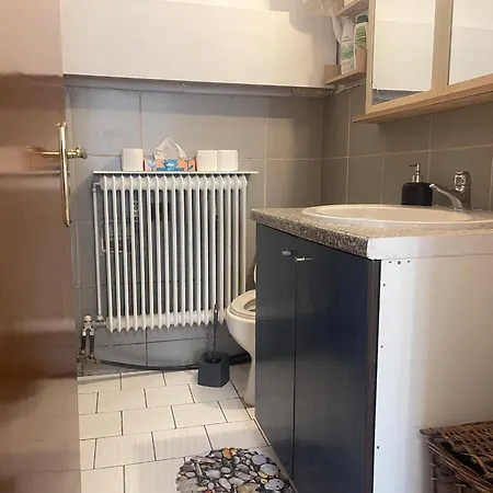 Cozy διαμερισμα με πάρκινγκ και Bbq κοντά στα καμένα βούρλα