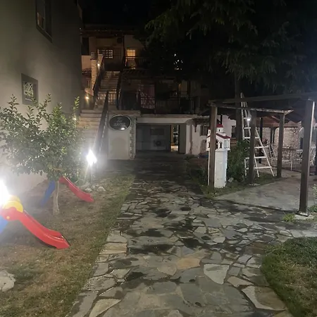 Cozy διαμερισμα με πάρκινγκ και Bbq κοντά στα καμένα βούρλα Apartamento