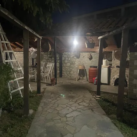 Cozy διαμερισμα με πάρκινγκ και Bbq κοντά στα καμένα βούρλα Apartamento *